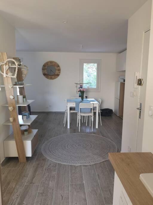 Appartement Proche Mer Avec Terrasse Et Jardin Privatif Hyères Kültér fotó