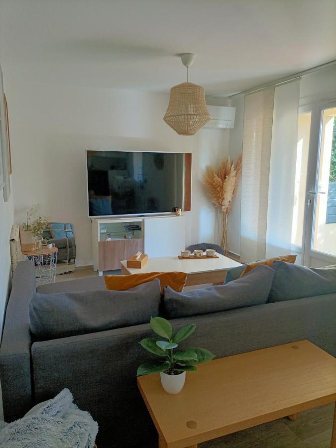 Appartement Proche Mer Avec Terrasse Et Jardin Privatif Hyères Kültér fotó