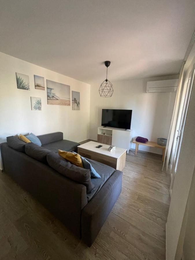 Appartement Proche Mer Avec Terrasse Et Jardin Privatif Hyères Kültér fotó
