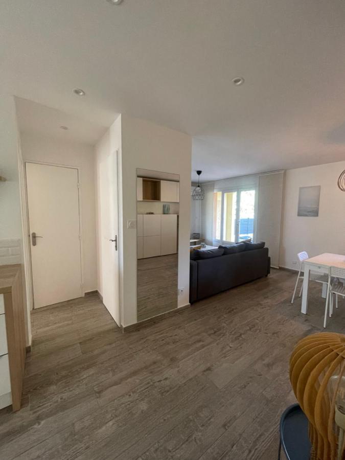 Appartement Proche Mer Avec Terrasse Et Jardin Privatif Hyères Kültér fotó
